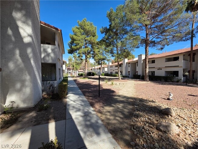 Foto del edificio - 6671 W Tropicana Ave