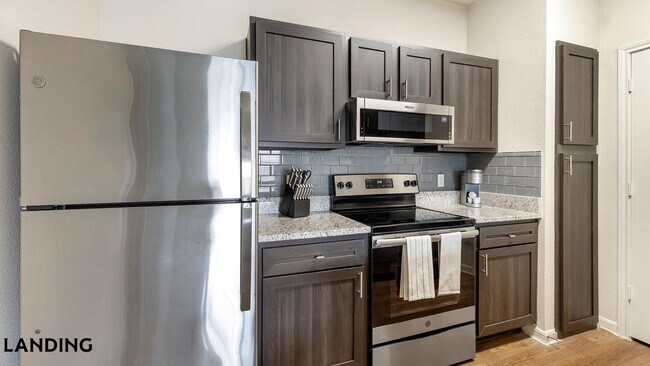 Foto del edificio - 3250 Hudson Crossing