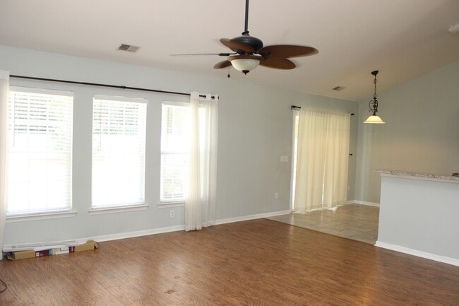 Foto del edificio - Ranch Home w/ Privacy Fence