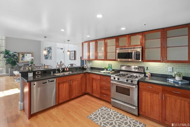 Deluxe kitchen w/gas stove - 1207 Indiana St