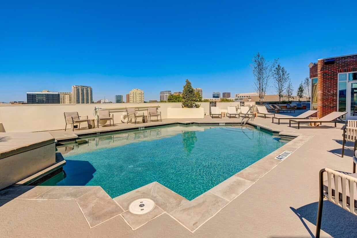 Whitney Uptown Apartments in Dallas, TX