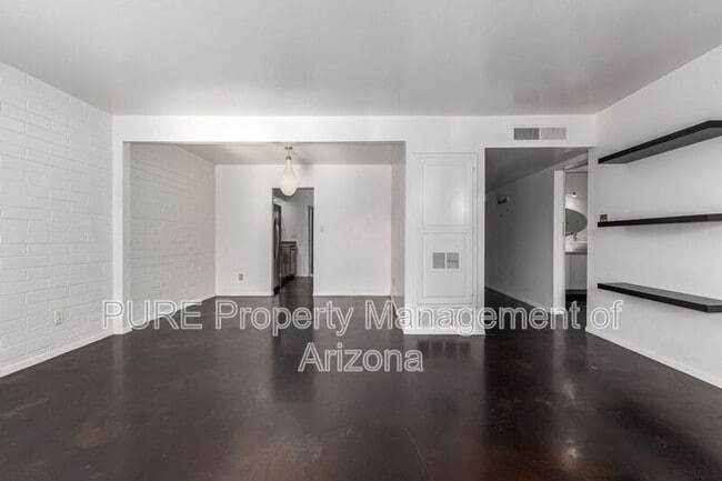 Foto del edificio - 1030 E Bethany Home Rd