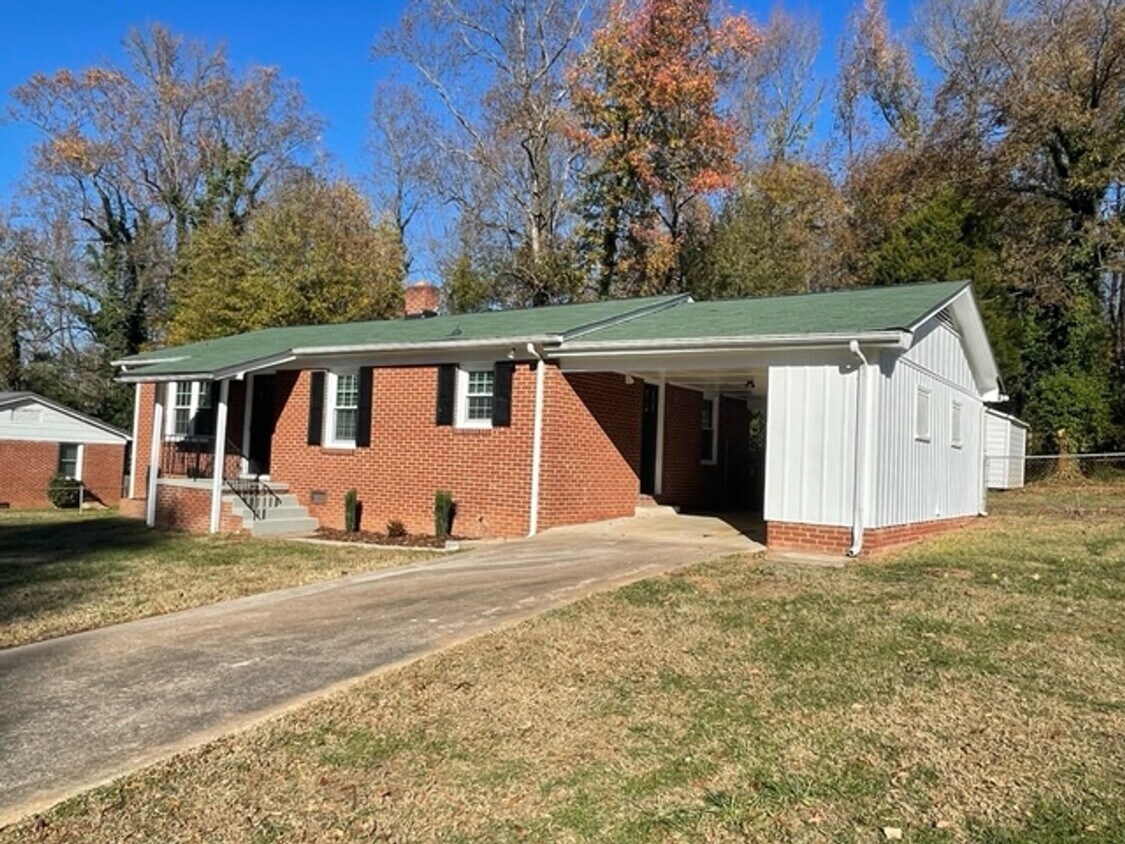 Primary Photo - 2 bedroom 1 bath fully renovated house