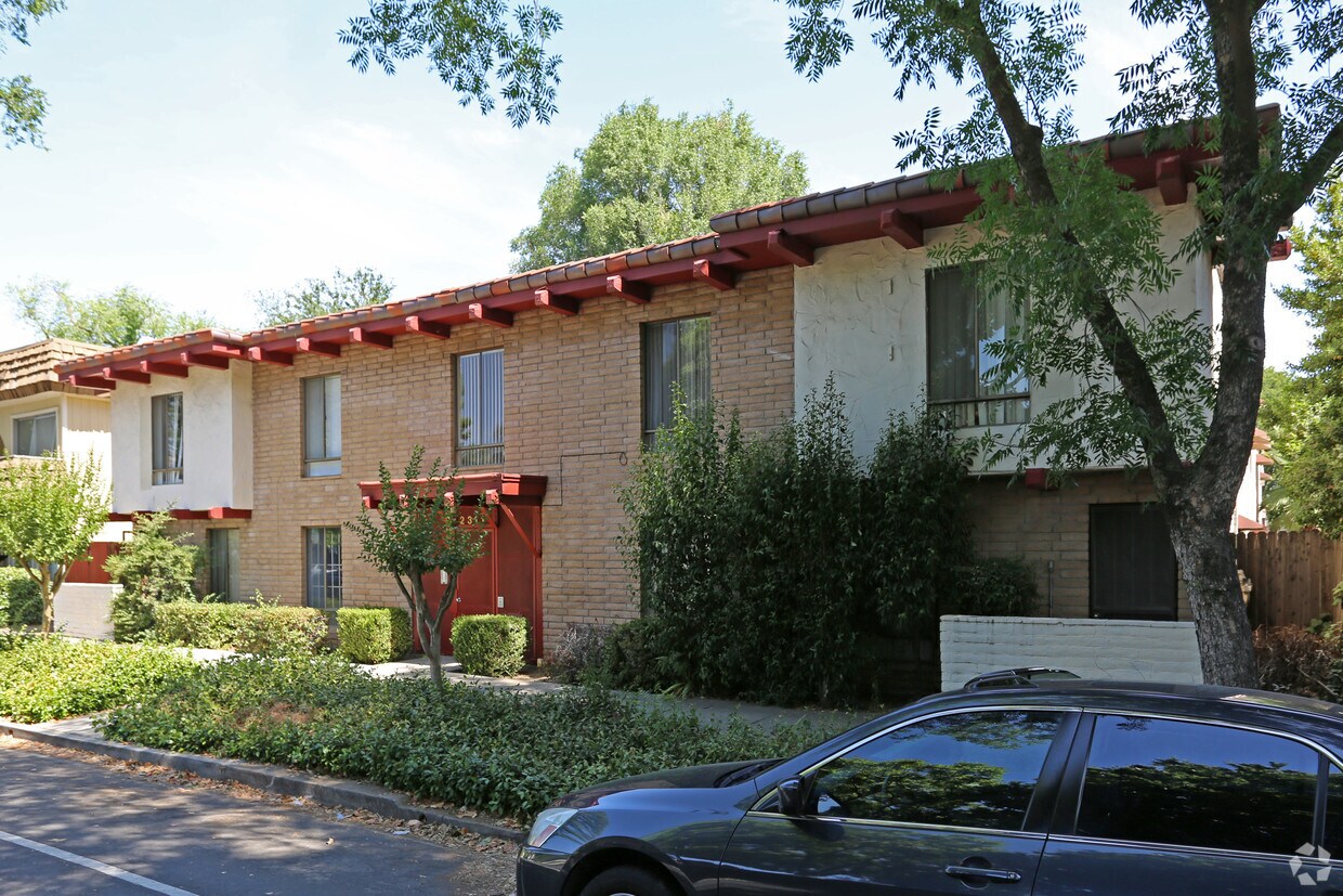 Primary Photo - 2311 P St