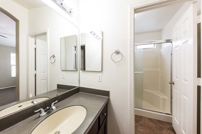 Foto del edificio - 2460 S Navajo Way