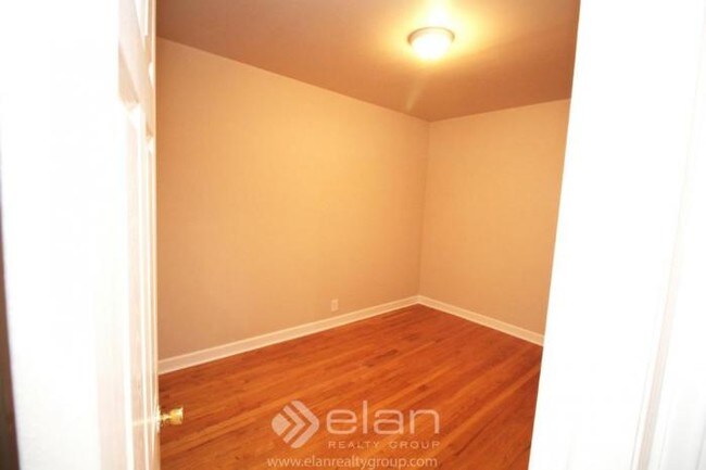 Building Photo - 1 bedroom in GLENCOE IL 60022
