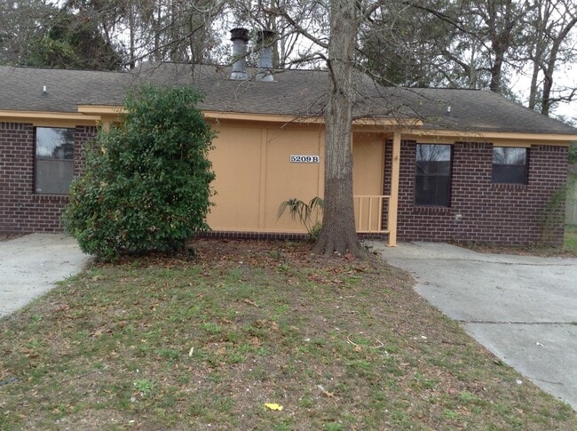 Building Photo - 5209 Napoleon Dr