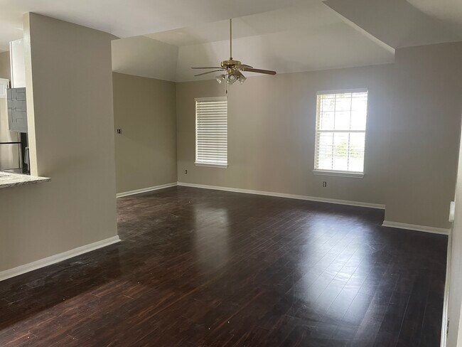 spacious - 1159 Lovett St