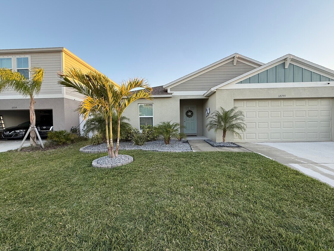 Open Concept Home - 12755 Tannencrest Dr