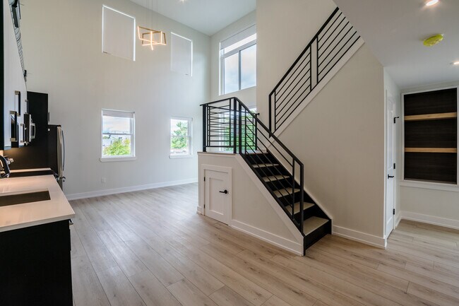 Photo - 2623 W Oxford St Townhome
