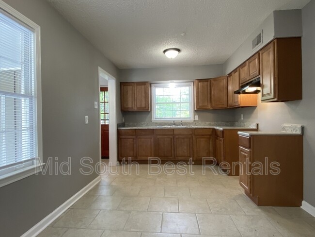 Building Photo - 4029 Graceland Dr
