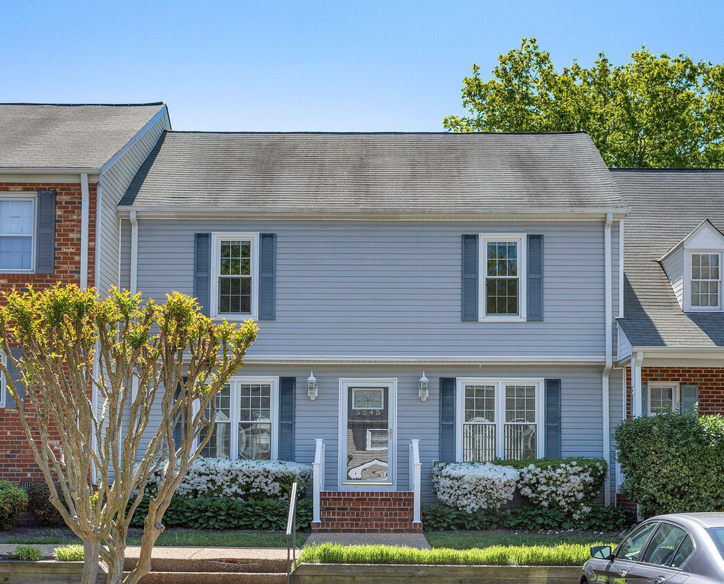 Primary Photo - DARLING TOWNHOUSE IN WESTOVER HILLS