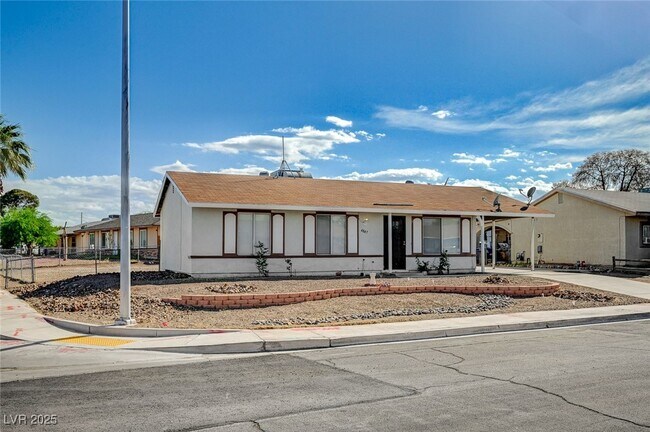 Building Photo - 4047 Maple Hill Rd