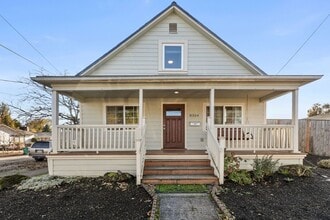 Building Photo - 8334 SE Taylor Ct