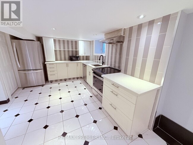 Photo du bâtiment - 35 Florence Crescent