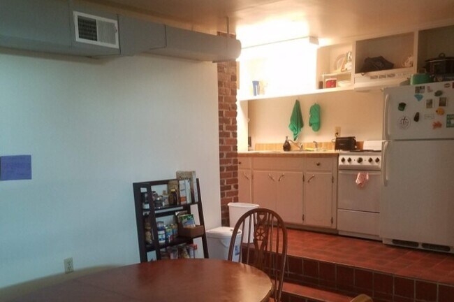 kitchenette - 20 Gibbes Ct