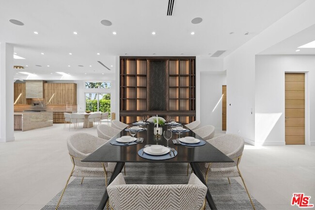 Building Photo - 16851 Encino Hills Dr