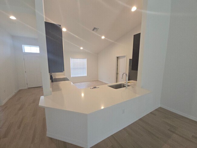 Building Photo - 4 bed 2 bath new construction home