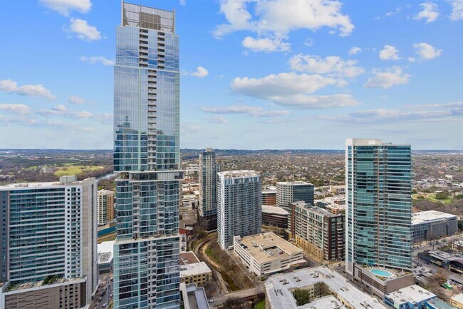 Foto del edificio - 360 Nueces St