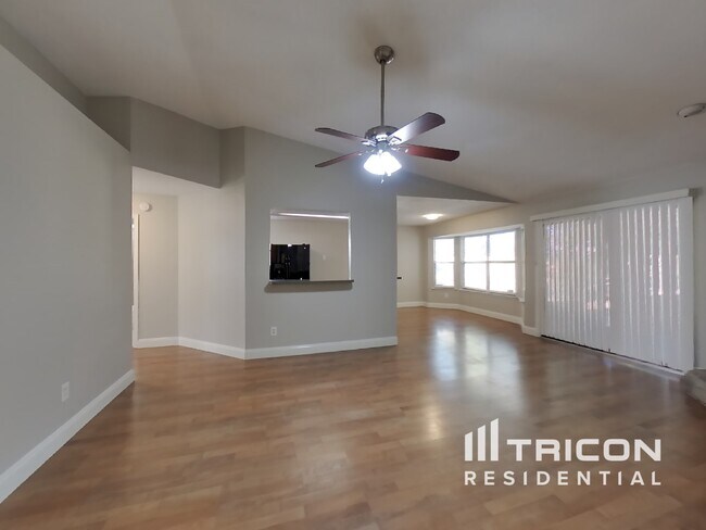 Foto del edificio - 4181 Davie Ct