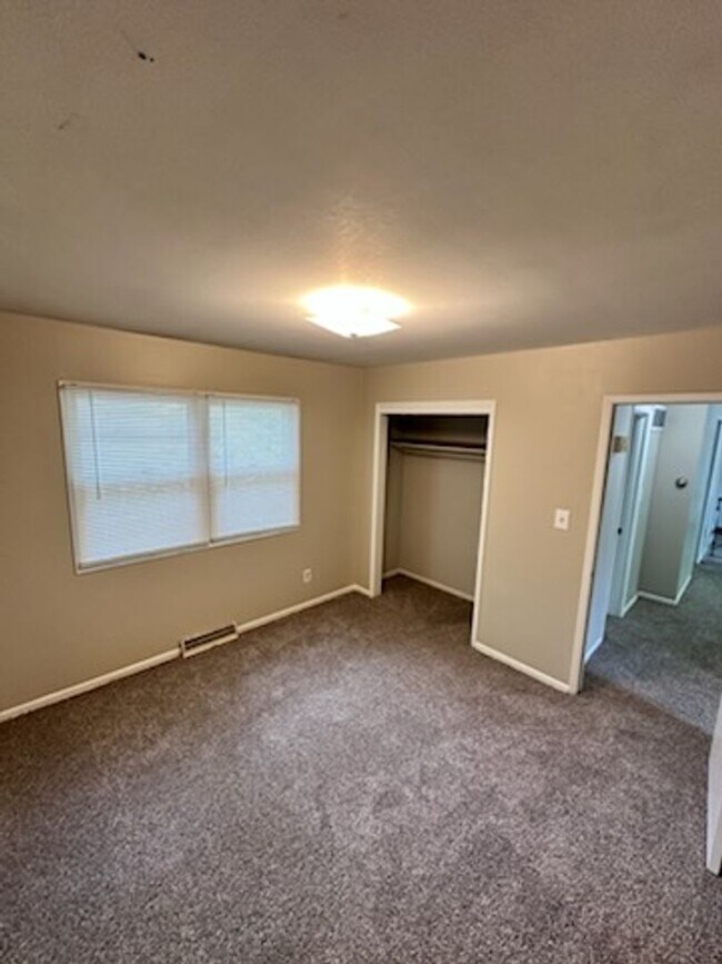 Foto del edificio - 8417 Grandview Ln