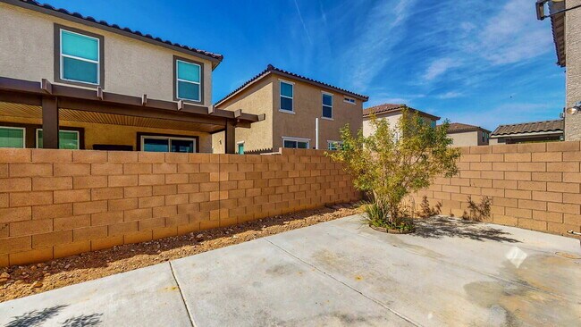 Foto del edificio - Beautiful 4-bedroom, 3-bath home with a loft.