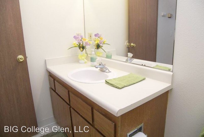 Foto del edificio - 5415 College Oak Dr