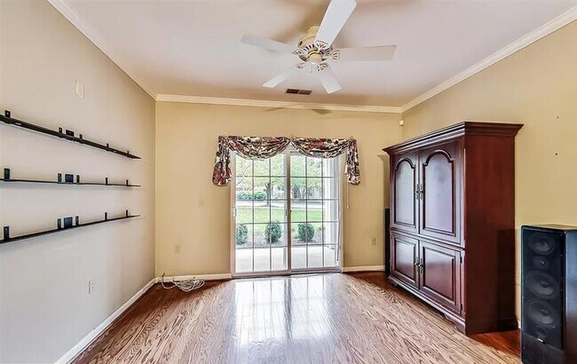 Foto del edificio - Stunning very spacious 2bedroom lovely Condo