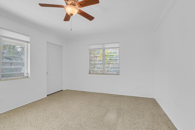 Building Photo - 728 N L St