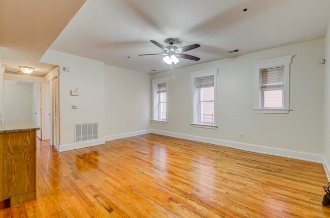 Building Photo - 608 Bramhall Ave