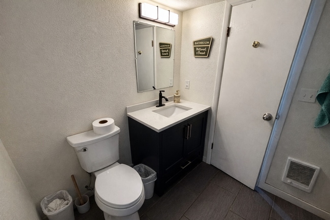 Building Photo - 505 W C St