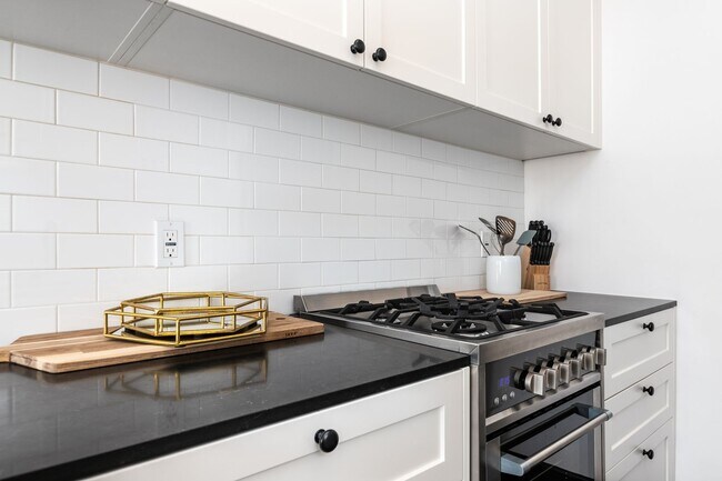 Interior Photo - The Commodore