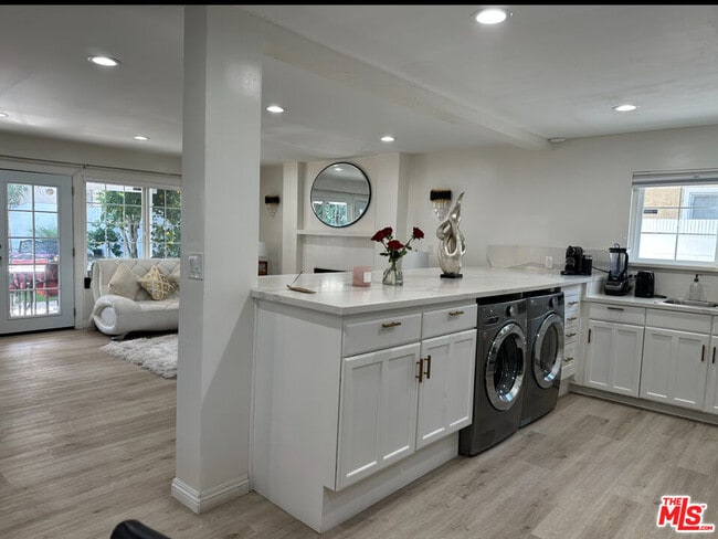 Building Photo - 19700 Blythe St