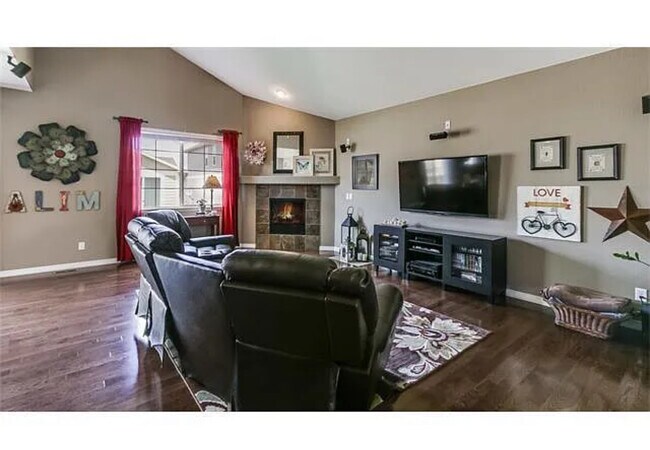 Building Photo - 15437 Coopers Hawk Ct