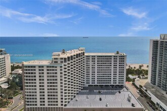 Building Photo - 2899 Collins Ave