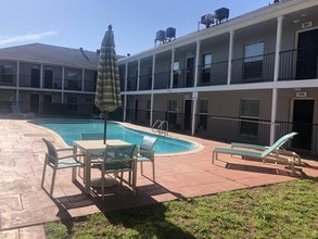 Building Photo - Lory of College Station