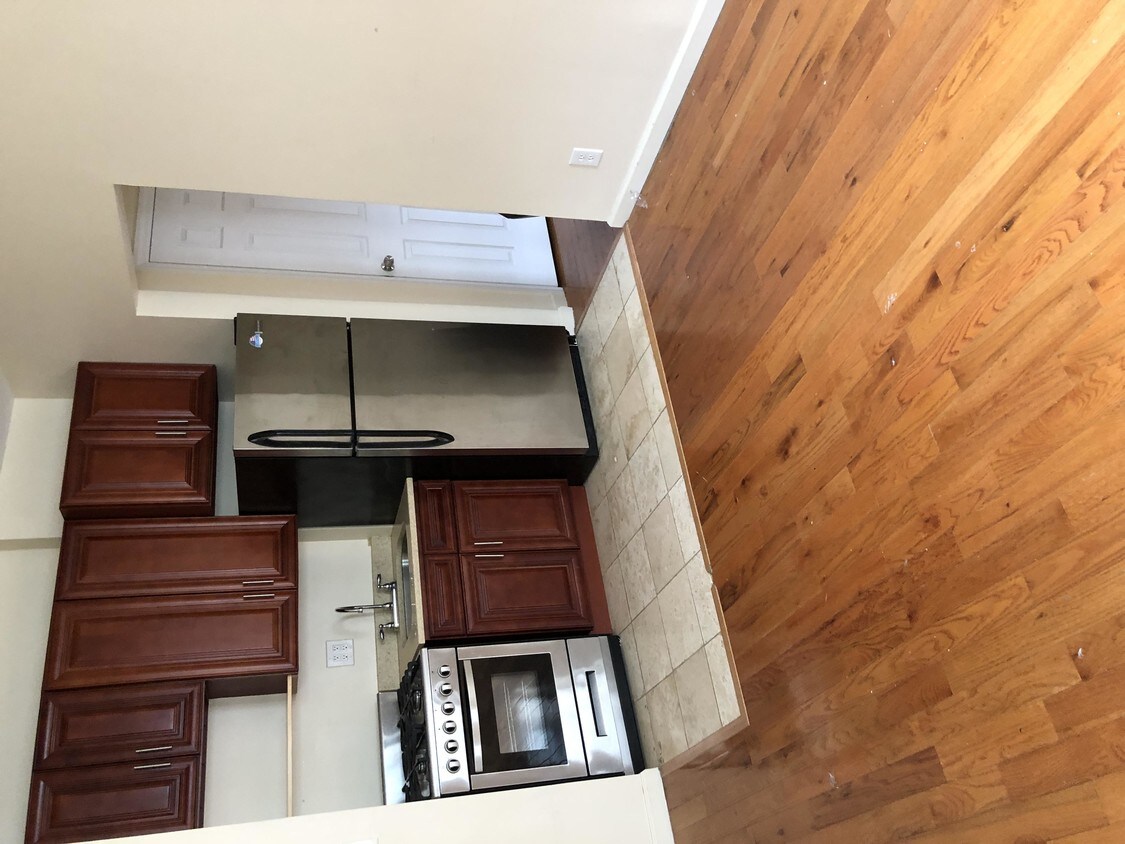 Primary Photo - 1 bedroom in Sunnyside NY 11104