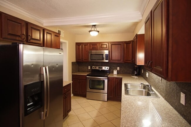 Building Photo - 6419 NW 63rd St