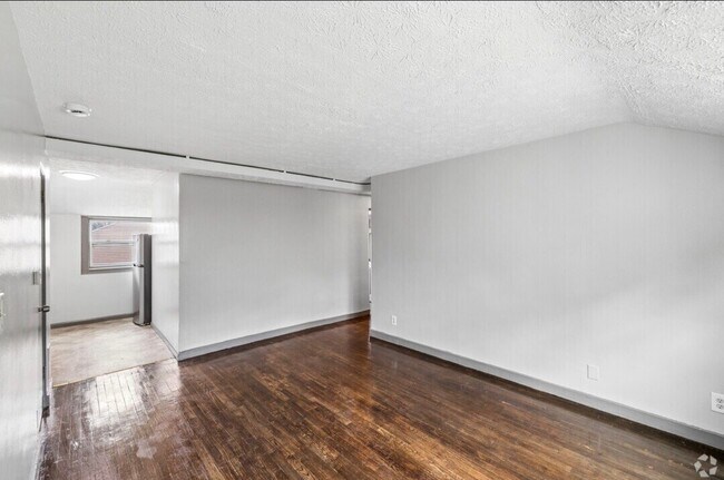 Foto del edificio - 105 Ledgecrest Ave