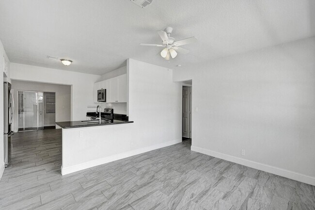 Foto del edificio - 651 SW 15th St