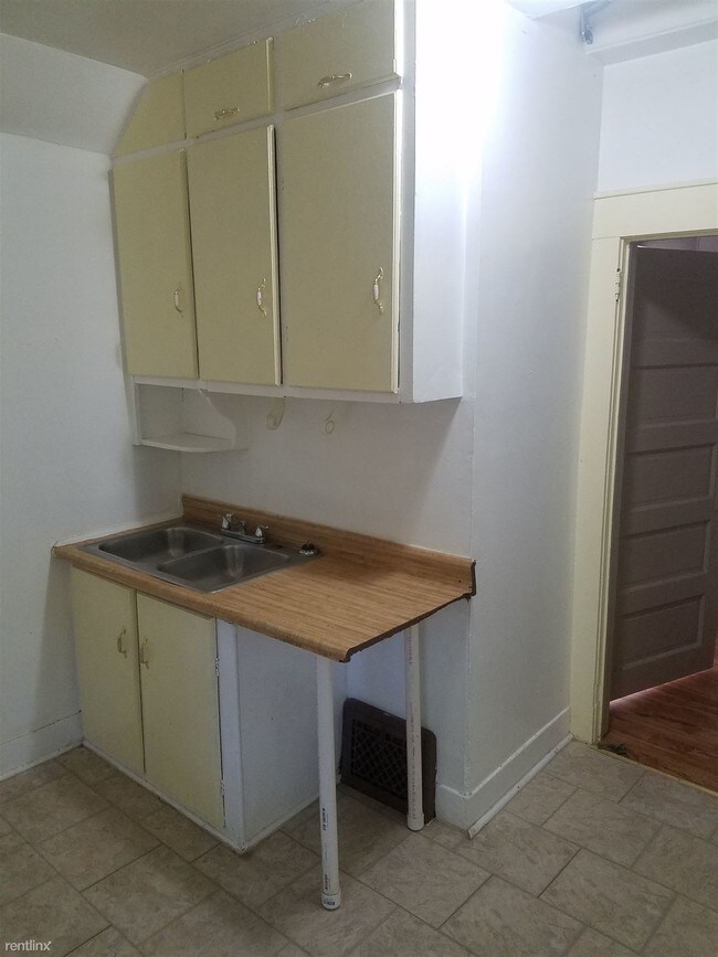 Building Photo - 2 br, 1 bath Apartment - 524 E Dale Ave Apt 2