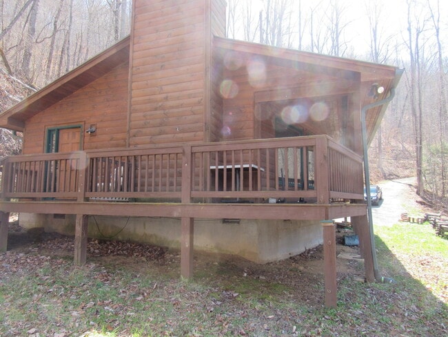 Foto del edificio - $1,400 - 2 Bedroom / 1 Bath Cabin in Tuckaseegee with Lovely Mountain View