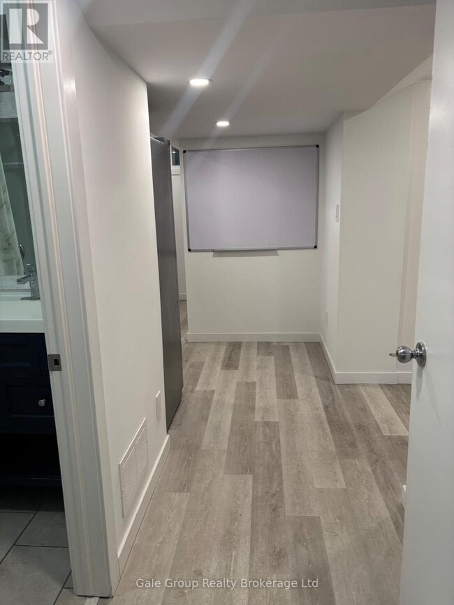 Building Photo - 131 Kinzie Ave