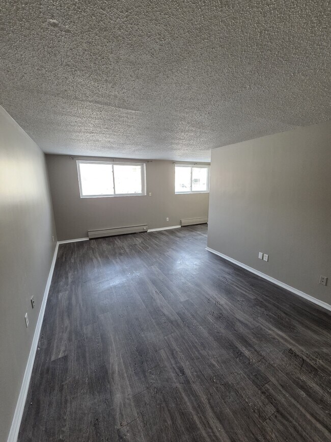 Building Photo - 93 Westwood Dr