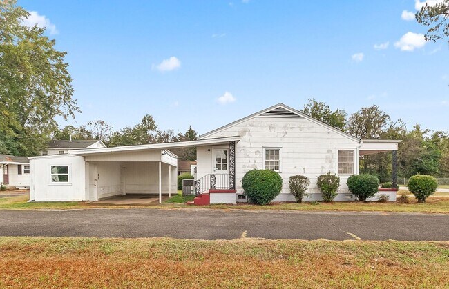 Building Photo - Cute 3 Bed 1 Bath House! Available Now! Call to Schedule a Tour!