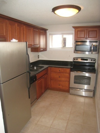 Building Photo - 1 Bedroom Apartment in Gated Community wit...