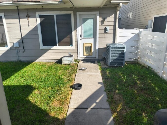 Building Photo - 6134 Spruce Bough Ct