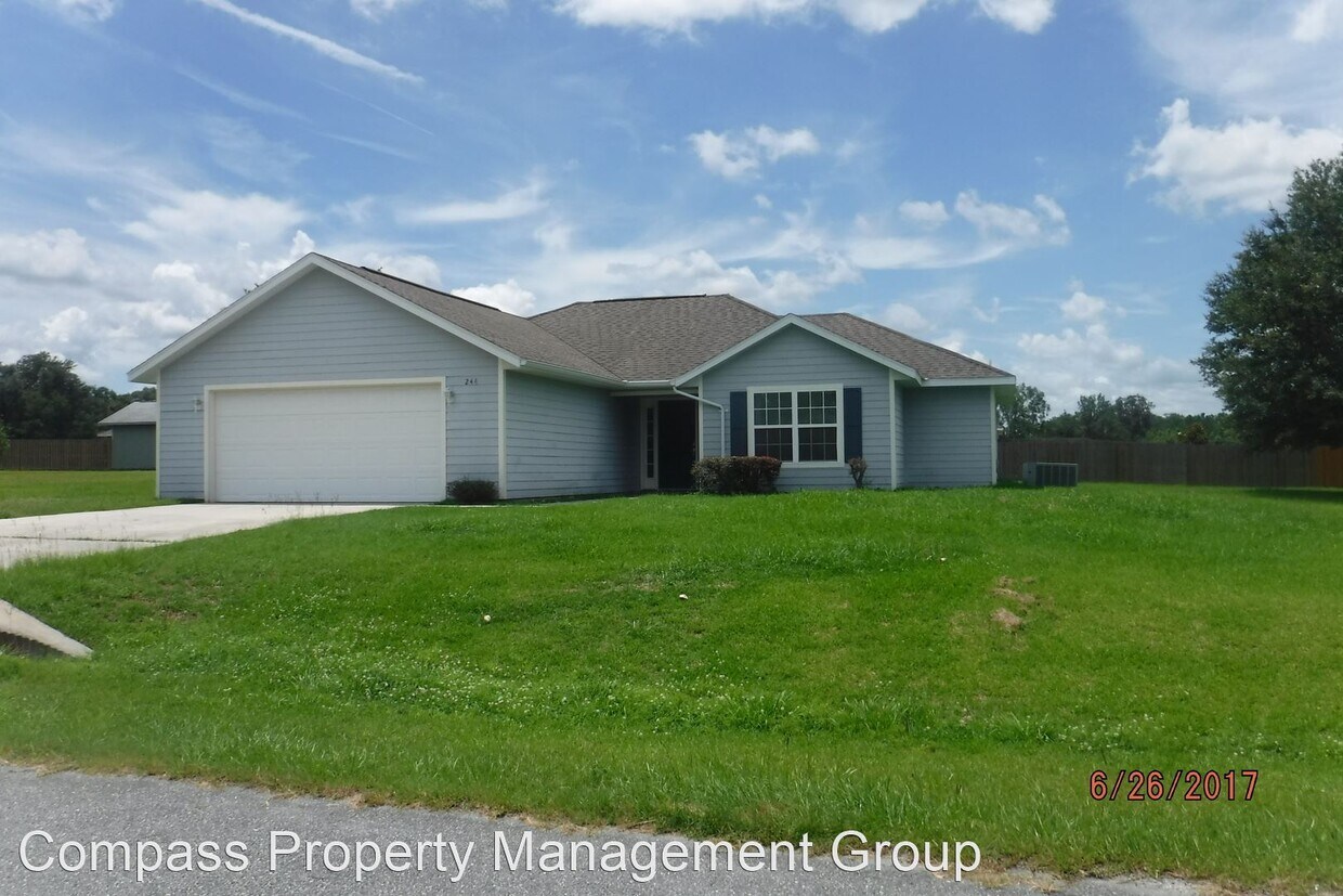 Foto principal - 3 br, 2 bath House - 244 SE Victoria Glen