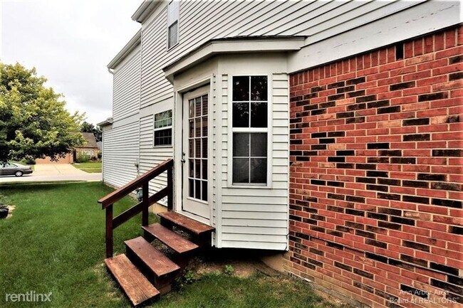 Foto del edificio - 3268 Monument