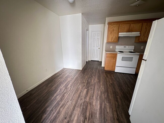 Building Photo - 3701 Ys Pak Ct
